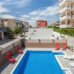 With Private Swimming Pool Podstrana