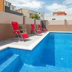 With Private Swimming Pool Apartament Podstrana