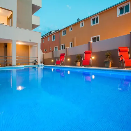 With Private Swimming Pool Apartament *