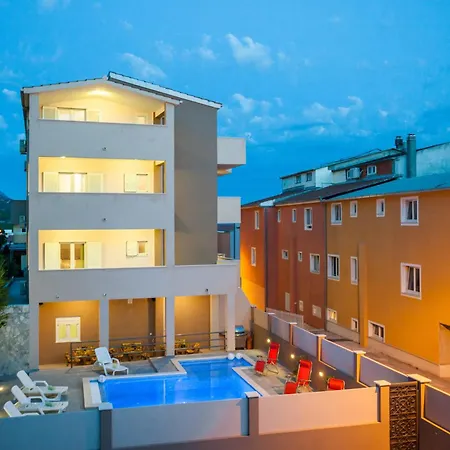 Apartament With Private Swimming Pool